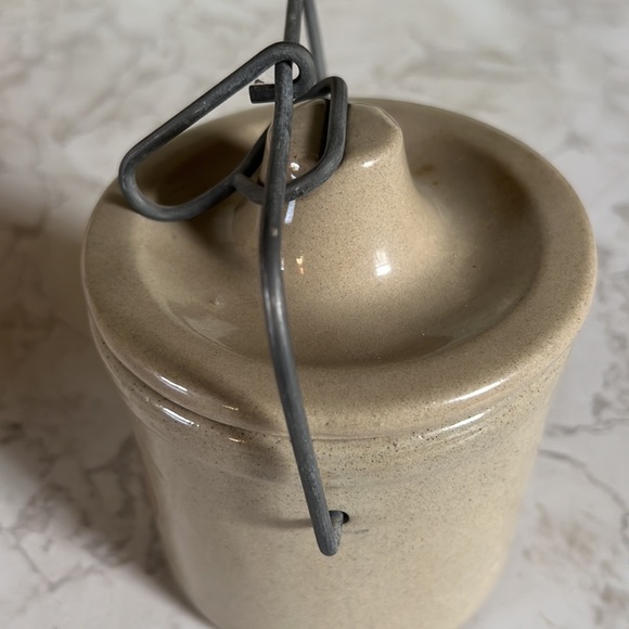 Vintage United States of America Cheese Crock with Lid and Metal Handle - Picture 11 of 16